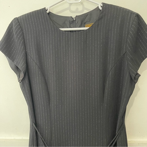 Virgo ll Maxi Dress Woman’s Sz 10 Black/ Silver Shimmer Stripes Attached Belt - Picture 4 of 7